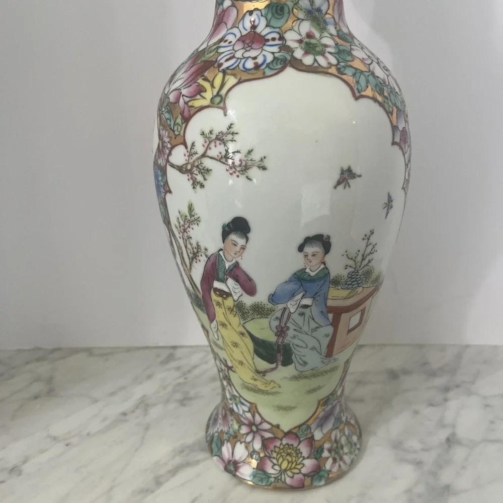 Vintage Asian Porcelain Vase‎ Floral Scene Figures Gold Trim Large